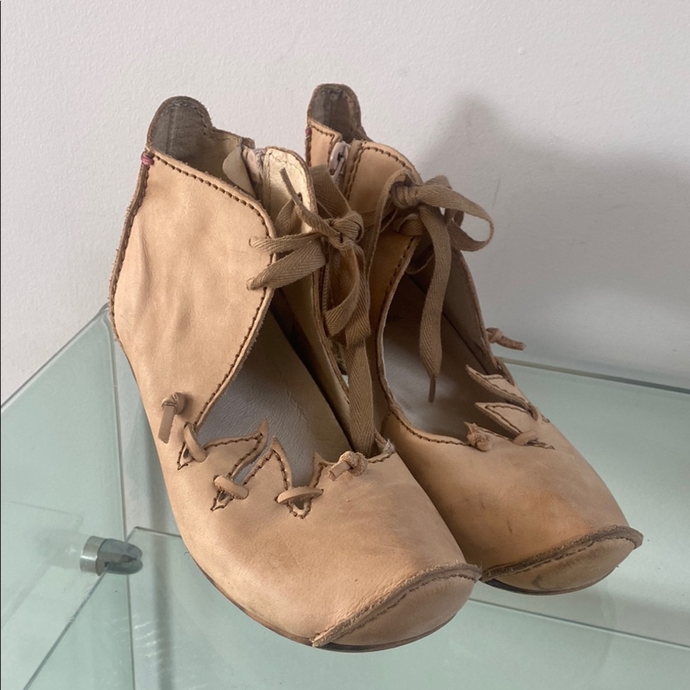 Tan Leather Women's Shoes